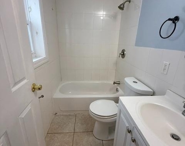 423 Augustine Place - Photo Thumbnail 1