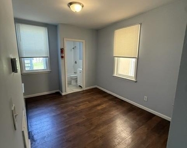 423 Augustine Place - Photo Thumbnail 5