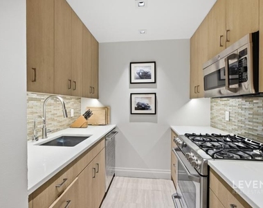 220 E 65th Street - Photo Thumbnail 3