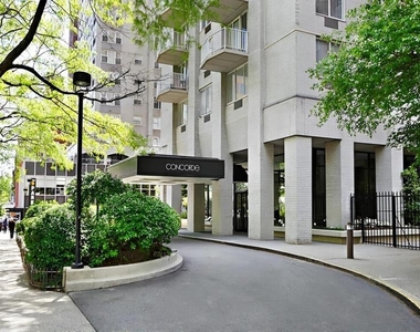 220 E 65th Street - Photo Thumbnail 7