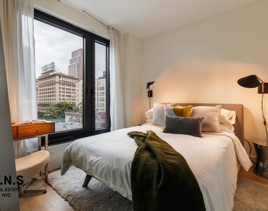 260 Gold Street - Photo Thumbnail 5