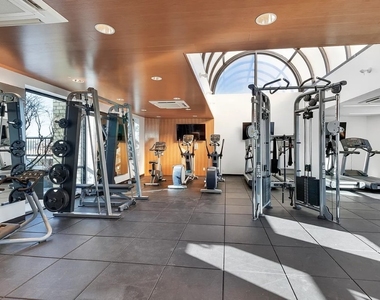 280 Park Avenue S - Photo Thumbnail 6