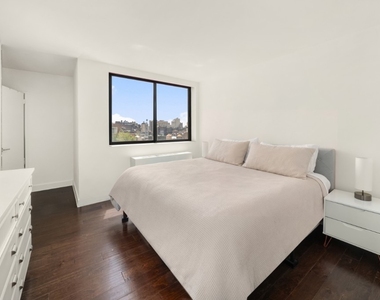 280 Park Avenue S - Photo Thumbnail 2