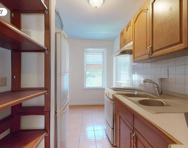 373 Park Place - Photo Thumbnail 3