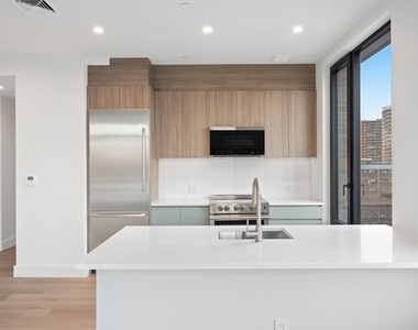50 Varet Street - Photo Thumbnail 3