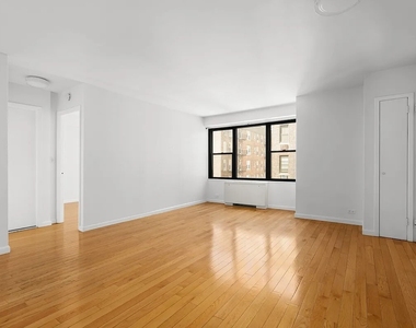 120 E 90th Street - Photo Thumbnail 2