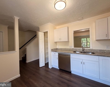 107 Stafford Mews Lane - Photo Thumbnail 4