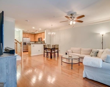2291 Kew Gardens Drive - Photo Thumbnail 2