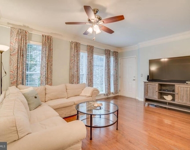 2291 Kew Gardens Drive - Photo Thumbnail 3