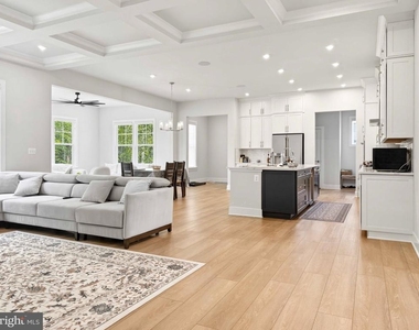 8642 Sycamore Way - Photo Thumbnail 4