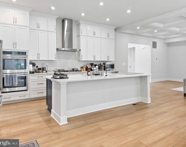 8642 Sycamore Way - Photo Thumbnail 5