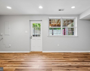 3392 Vineland Place - Photo Thumbnail 14