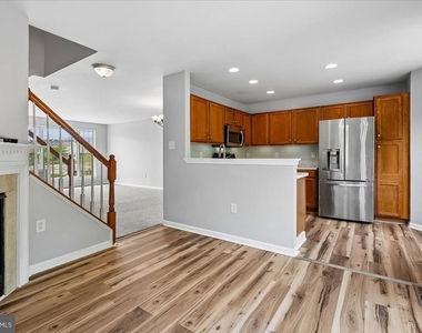 3392 Vineland Place - Photo Thumbnail 4