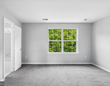 3392 Vineland Place - Photo Thumbnail 7