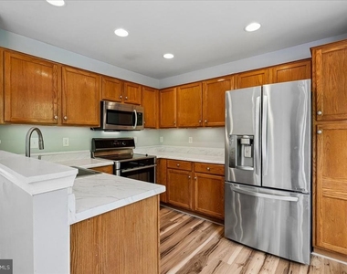 3392 Vineland Place - Photo Thumbnail 5