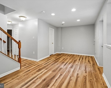 3392 Vineland Place - Photo Thumbnail 13