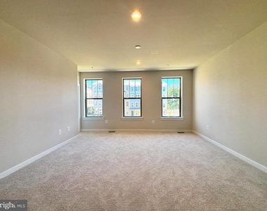 1104 Dabney - Photo Thumbnail 7