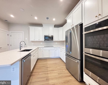 1104 Dabney - Photo Thumbnail 2
