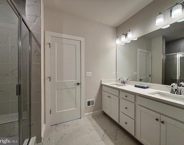 1104 Dabney - Photo Thumbnail 10