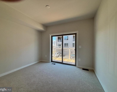 1104 Dabney - Photo Thumbnail 14
