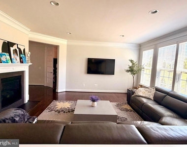 22010 Eastcreek Drive - Photo Thumbnail 9