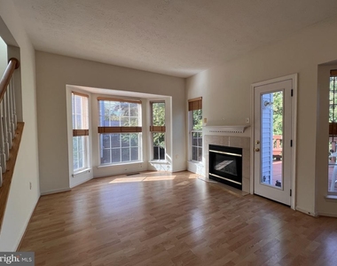 44106 Tippecanoe Terrace - Photo Thumbnail 17