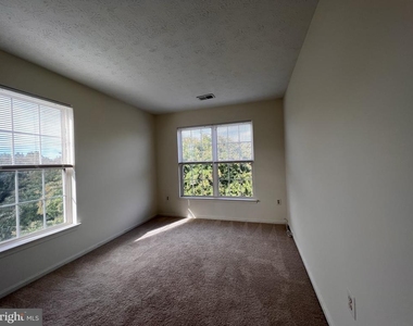 44106 Tippecanoe Terrace - Photo Thumbnail 35