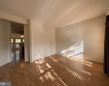 44106 Tippecanoe Terrace - Photo Thumbnail 7