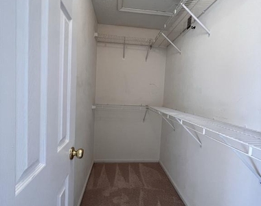 44106 Tippecanoe Terrace - Photo Thumbnail 32