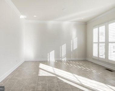 25442 Hopton House Terrace - Photo Thumbnail 7