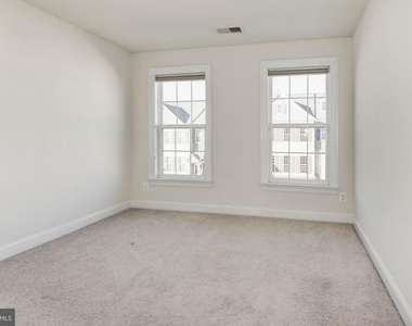 25442 Hopton House Terrace - Photo Thumbnail 18