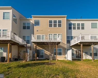 25442 Hopton House Terrace - Photo Thumbnail 25