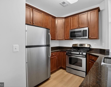 24690 Byrne Meadow Square - Photo Thumbnail 4