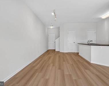 24690 Byrne Meadow Square - Photo Thumbnail 5