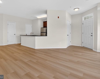 24690 Byrne Meadow Square - Photo Thumbnail 3