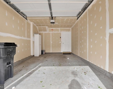 24690 Byrne Meadow Square - Photo Thumbnail 18
