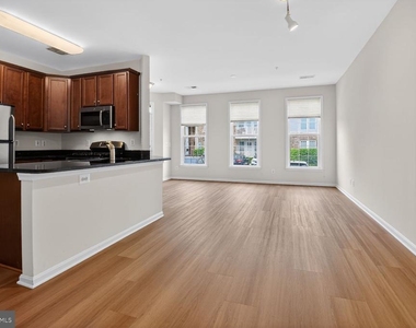 24690 Byrne Meadow Square - Photo Thumbnail 1
