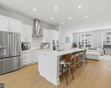 2315 Liberty Loop - Photo Thumbnail 10