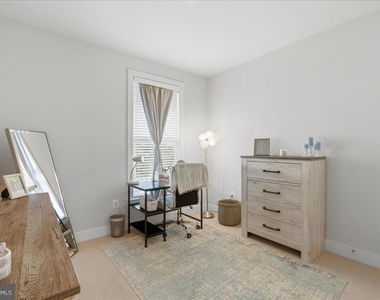 2315 Liberty Loop - Photo Thumbnail 17