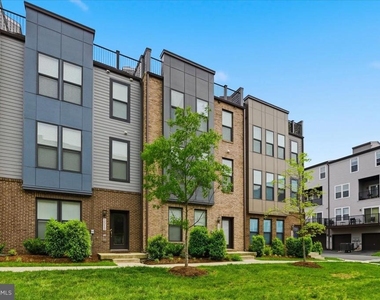 2315 Liberty Loop - Photo Thumbnail 1