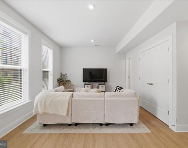 2315 Liberty Loop - Photo Thumbnail 2