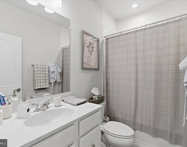 2315 Liberty Loop - Photo Thumbnail 21