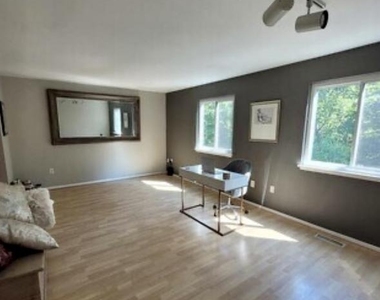 1415 Greenmont Court - Photo Thumbnail 8