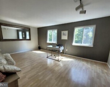 1415 Greenmont Court - Photo Thumbnail 7
