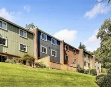 1415 Greenmont Court - Photo Thumbnail 25