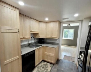 1415 Greenmont Court - Photo Thumbnail 13