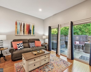 5920 Prince George Drive - Photo Thumbnail 14
