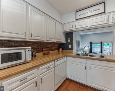 5920 Prince George Drive - Photo Thumbnail 8