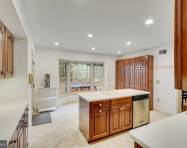 1427 Laurel Road - Photo Thumbnail 18