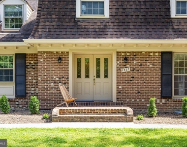 1427 Laurel Road - Photo Thumbnail 3